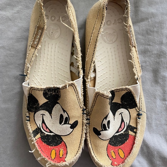 Mickey Mouse crocs - Picture 3 of 3